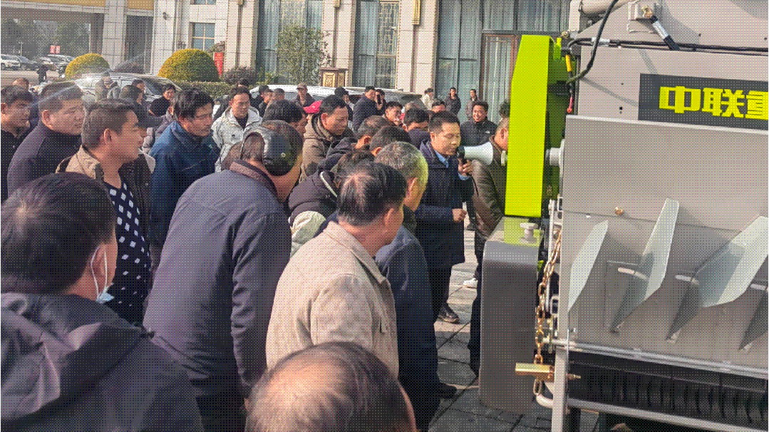 近千名机手现场品鉴！中联重科农机产品品鉴会现“组团下单”热潮